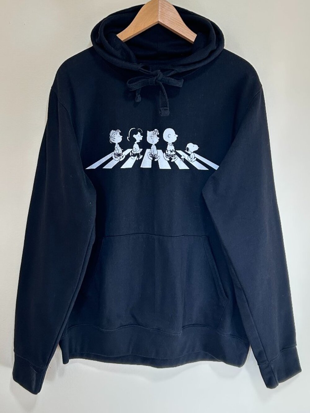 Peanuts Walking Abbey Road Hoodie Black Size L